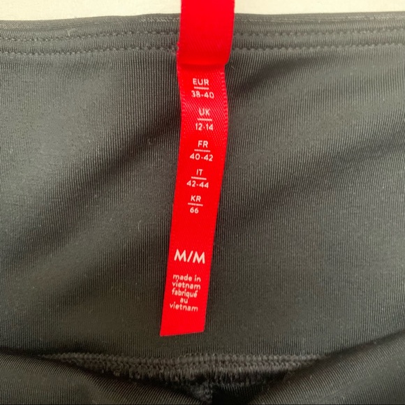 Spanx faux leather leggings - Picture 5 of 11